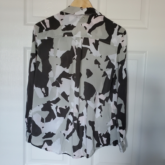 Calvin Klein Camo Blouse Shirt Tunic Top - Picture 2 of 7